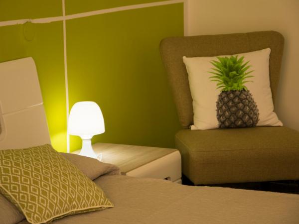 B&B Myrta Maria : photo 2 de la chambre chambre double avec salle de bains privative extérieure