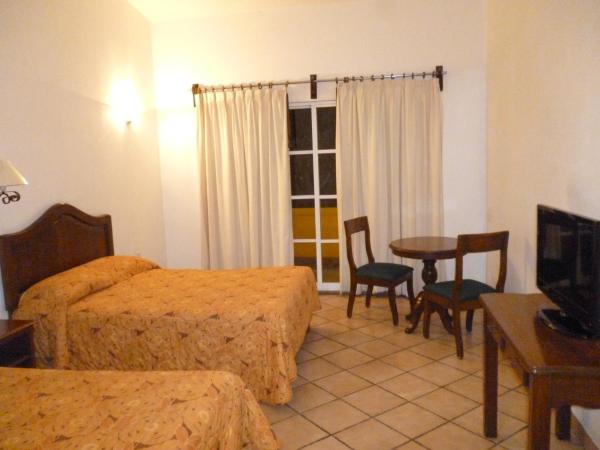 Hotel Antiguo Fortin : photo 8 de la chambre chambre avec 2 grands lits queen-size
