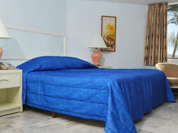 Hotel Acapulco Malibu : photo 5 de la chambre chambre lit king-size
