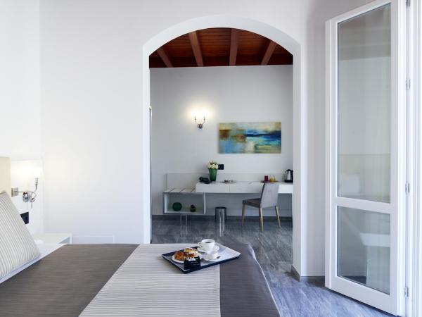 Best Western Hotel Principe di Lampedusa : photo 3 de la chambre  chambre double de luxe avec balcon - vue sur ville