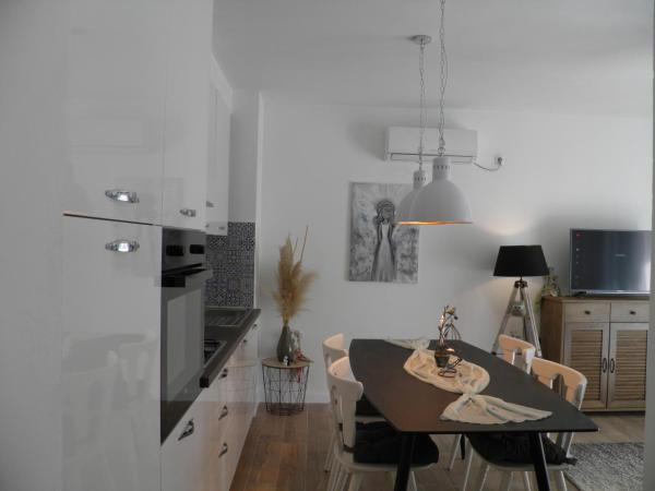 Apartments Marta 1 : photo 1 de la chambre appartement deluxe