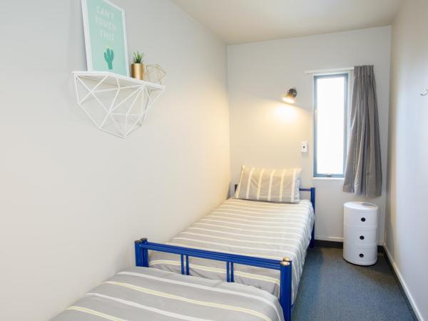 Boulevard Waters : photo 9 de la chambre hébergement familial spa - vue sur lac 