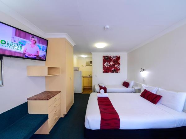 Aspley Motor Inn : photo 4 de la chambre queen and single room with kitchenette
