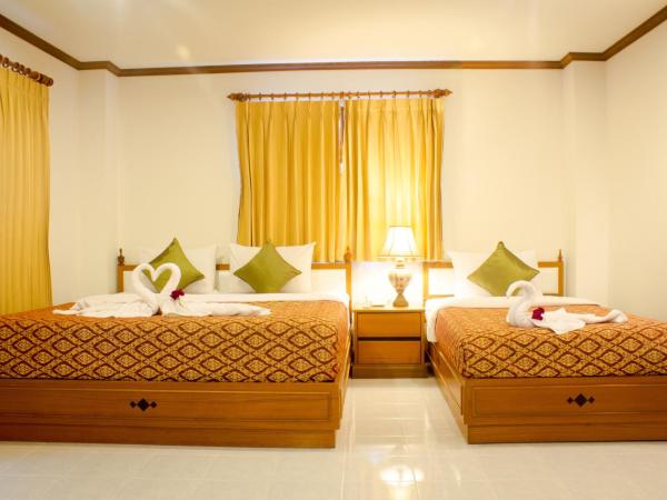 Hua Hin White Villa Hotel - SHA Certified : photo 4 de la chambre suite familiale