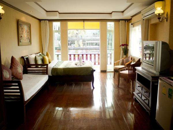 Hua Hin White Villa Hotel - SHA Certified : photo 3 de la chambre suite