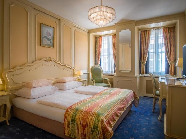 Schlosshotel Römischer Kaiser : photo 1 de la chambre chambre double standard