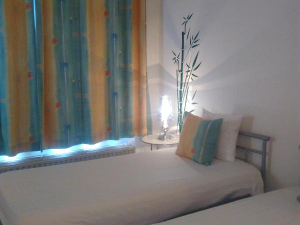 Eurotel : photo 7 de la chambre chambre lits jumeaux avec baignoire