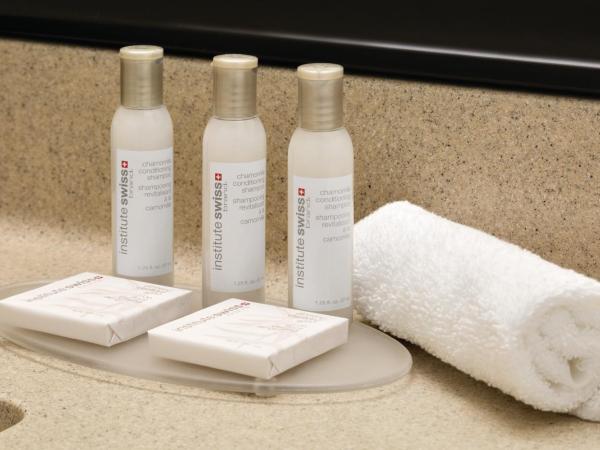 Travelodge by Wyndham Edmonton South : photo 2 de la chambre suite studio queen - non-fumeurs