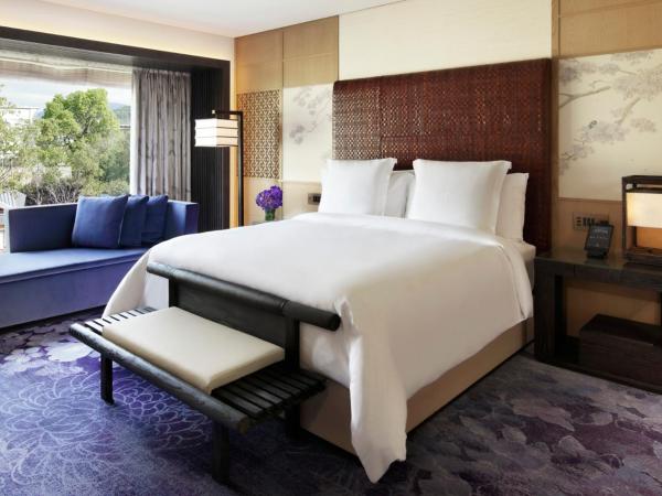 Four Seasons Hotel Kyoto : photo 3 de la chambre two bedroom heritage garden residence