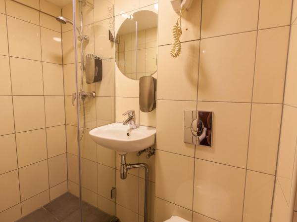 Travel Hotel Amsterdam : photo 1 de la chambre chambre double