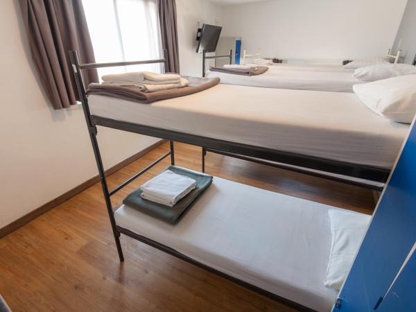 Travel Hotel Amsterdam : photo 3 de la chambre chambre lits superposés - 6 personnes