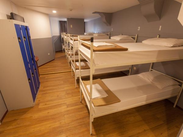 Travel Hotel Amsterdam : photo 3 de la chambre chambre lits superposés - 10 personnes