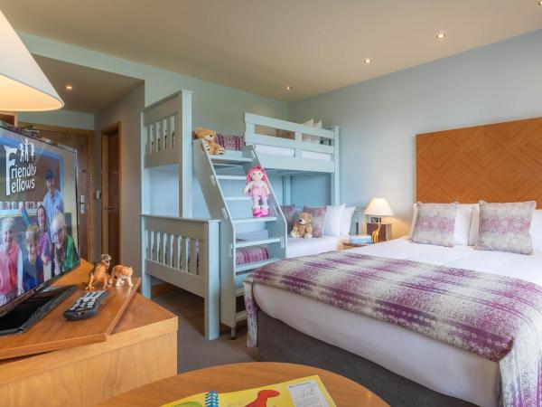 The Connacht Hotel : photo 2 de la chambre chambre familiale avec lits superposés