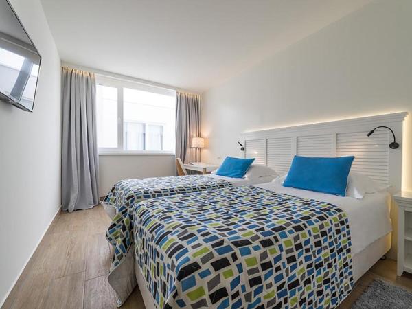 Amadria Park Beach Hotel Jure : photo 1 de la chambre chambre double ou lits jumeaux – vue sur atrium 