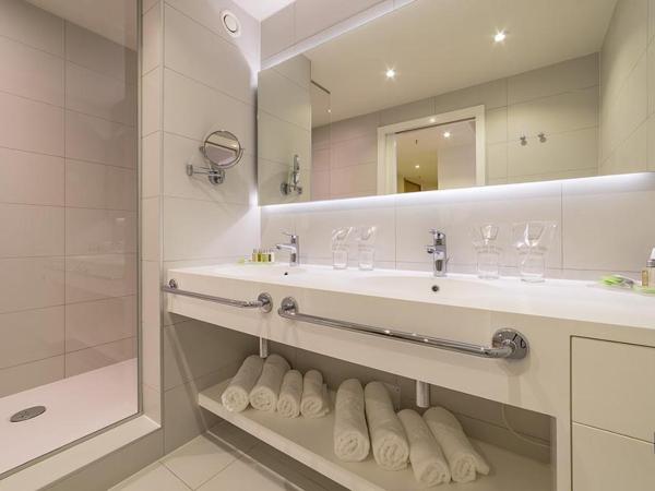 Amadria Park Beach Hotel Jure : photo 5 de la chambre suite avec balcon - vue sur mer