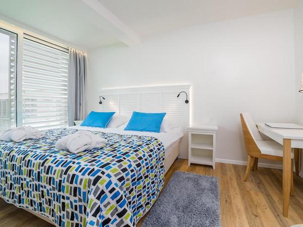 Amadria Park Beach Hotel Jure : photo 2 de la chambre suite avec balcon - vue sur cour