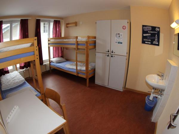 Bern Backpackers Hotel Glocke : photo 1 de la chambre lit dans dortoir mixte de 6 lits