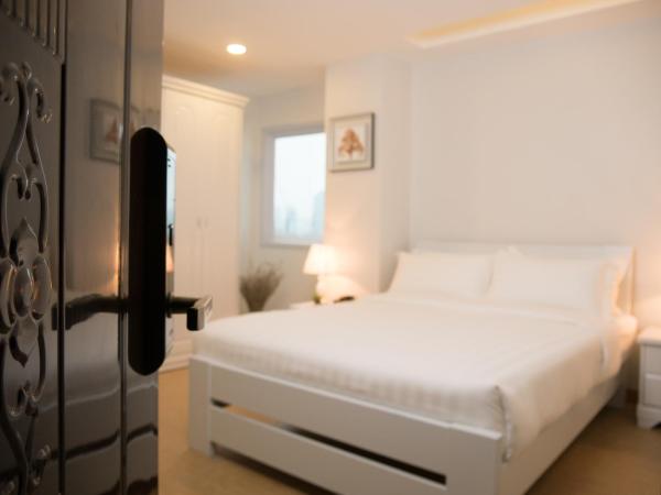 The Kinn Bangkok : photo 1 de la chambre suite junior avec balcon