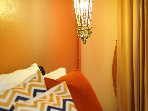 Na Vayla PaPlern : photo 1 de la chambre chambre double avec salle de bains privative