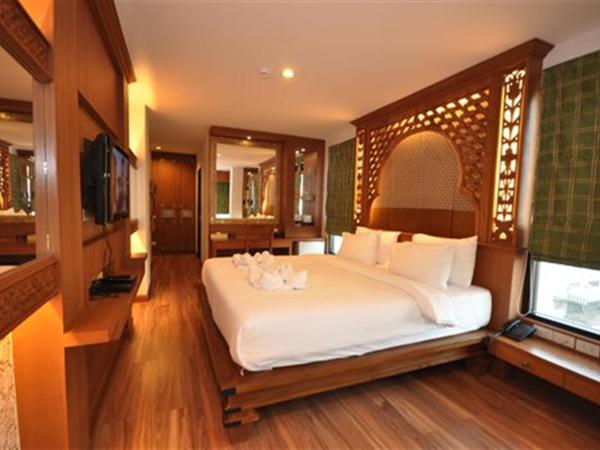 Chalelarn Hotel Hua Hin : photo 6 de la chambre chambre double deluxe - vue partielle sur mer