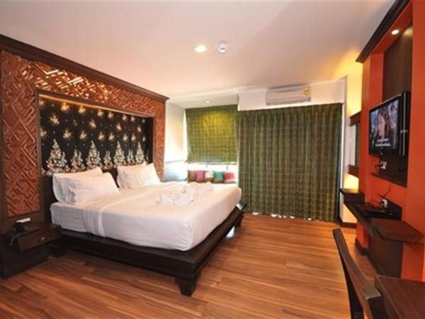 Chalelarn Hotel Hua Hin : photo 2 de la chambre chambre double deluxe - vue partielle sur mer