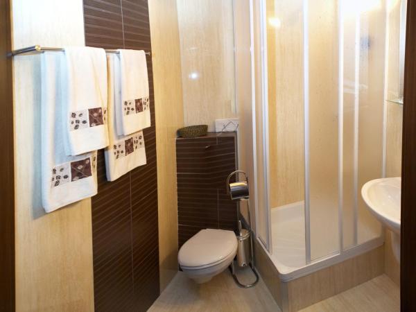 Apart A2 Bezobsługowy 24h Poznań : photo 3 de la chambre chambre double ou lits jumeaux avec salle de bains
