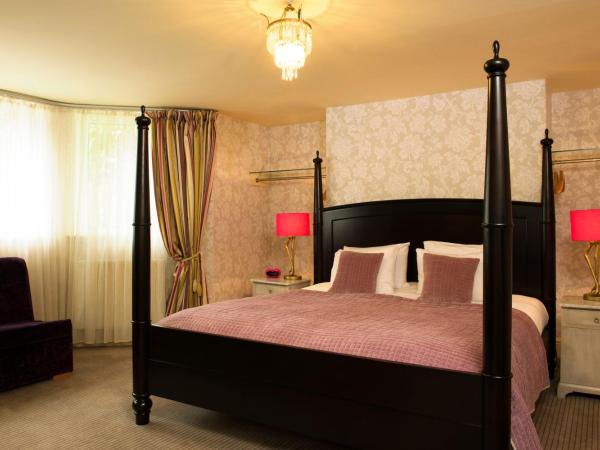 Brooks Guesthouse : photo 5 de la chambre grande chambre lit king-size ou familiale avec lit à baldaquin