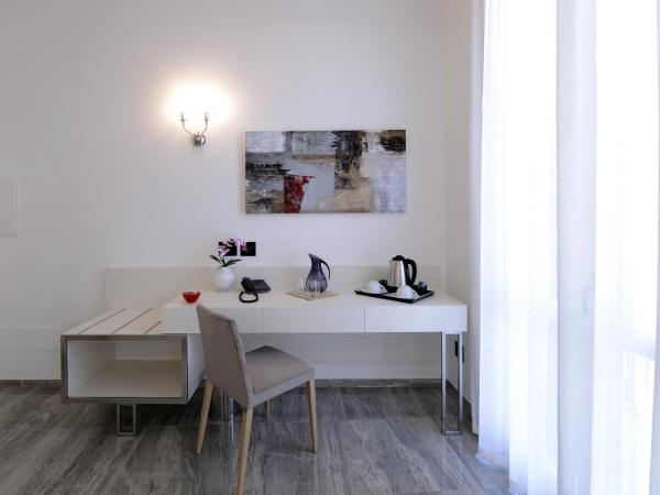 Best Western Hotel Principe di Lampedusa : photo 6 de la chambre  chambre double de luxe avec balcon - vue sur ville