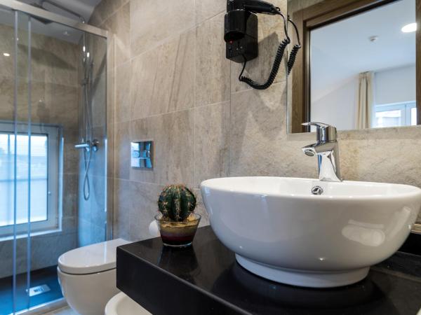 Suite Home Pinares : photo 3 de la chambre chambre double ou lits jumeaux supérieure avec terrasse