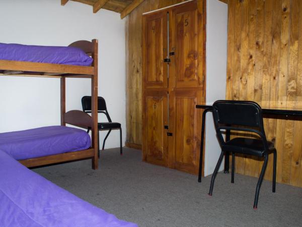 Marcopolo Inn Hostel Bariloche : photo 4 de la chambre lit dans dortoir mixte de 6 lits