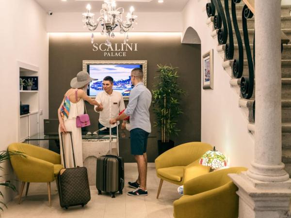 Scalini Palace : photo 1 de la chambre suite de luxe avec vue sur la ville