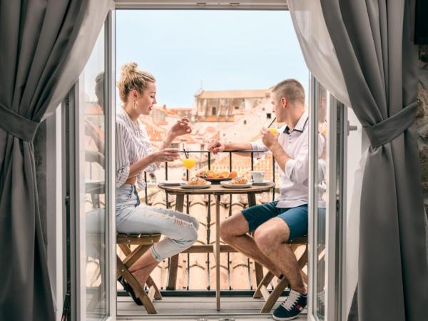 Scalini Palace : photo 7 de la chambre suite de luxe avec vue sur la ville