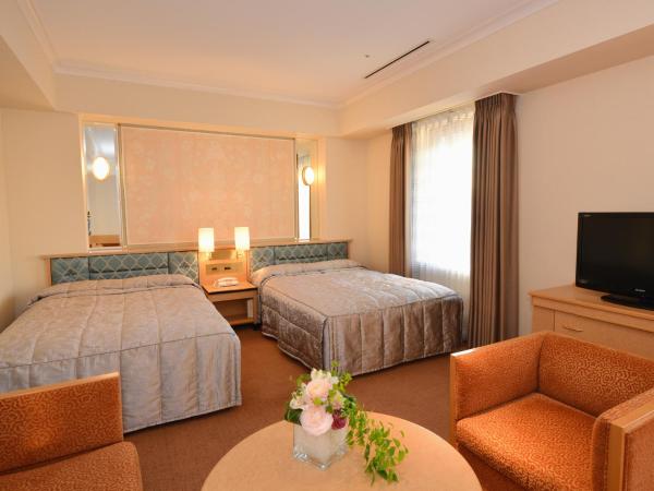 Hotel Crown Palais Kobe : photo 3 de la chambre chambre lits jumeaux supérieure avec vue sur la montagne - fumeurs