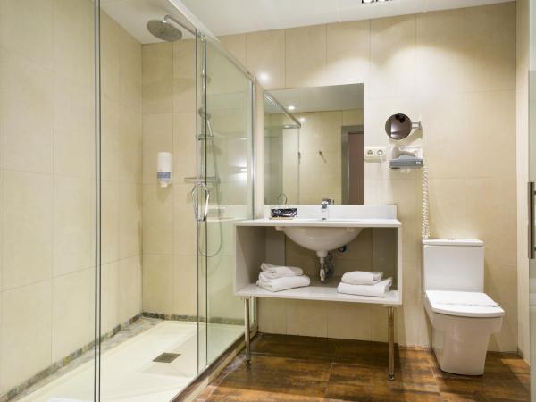 Hotel Acta Azul Barcelona : photo 5 de la chambre chambre triple