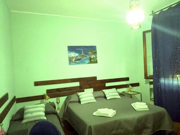 MEL Affittacamere : photo 3 de la chambre chambre quadruple avec salle de bains privative séparée