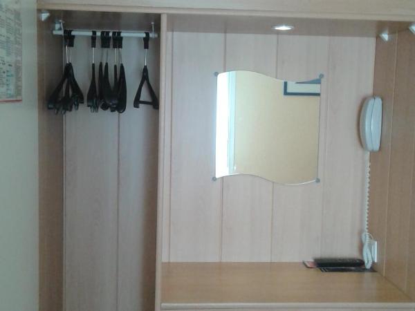 Fasthotel Carcassonne : photo 2 de la chambre chambre familiale (2 adultes + 1 enfant)