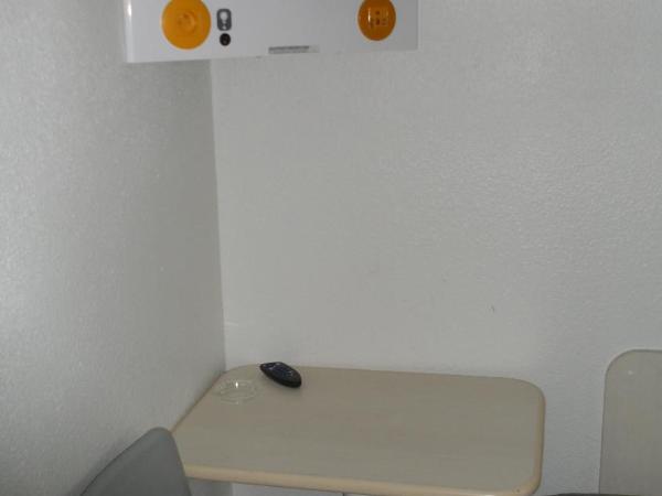 hotelF1 Blois : photo 3 de la chambre chambre lits jumeaux standard