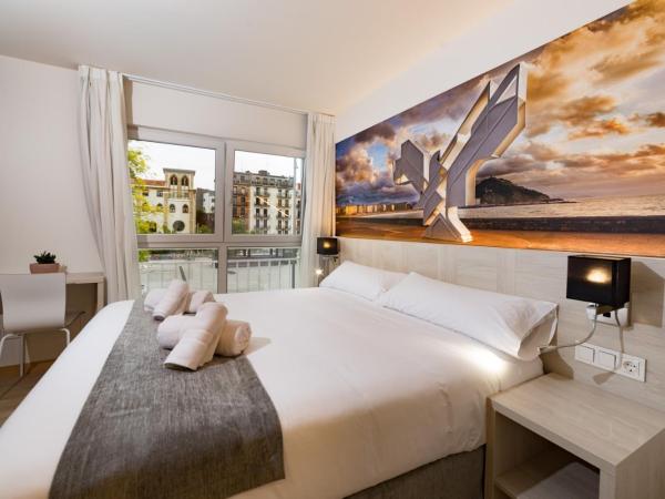 Atotxa Rooms : photo 4 de la chambre chambre double ou lits jumeaux supérieure avec vue sur ville