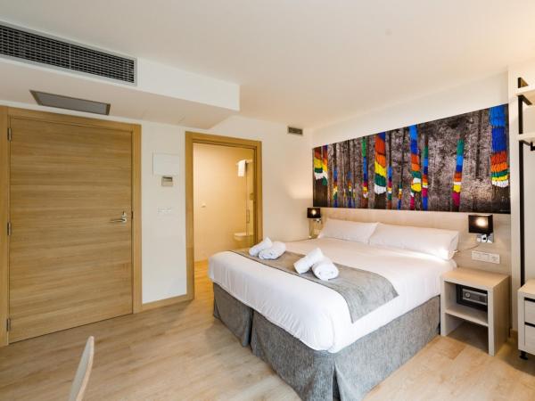 Atotxa Rooms : photo 8 de la chambre chambre double ou lits jumeaux supérieure avec vue sur ville