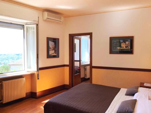 Hotel Signa : photo 1 de la chambre chambre quadruple supérieure