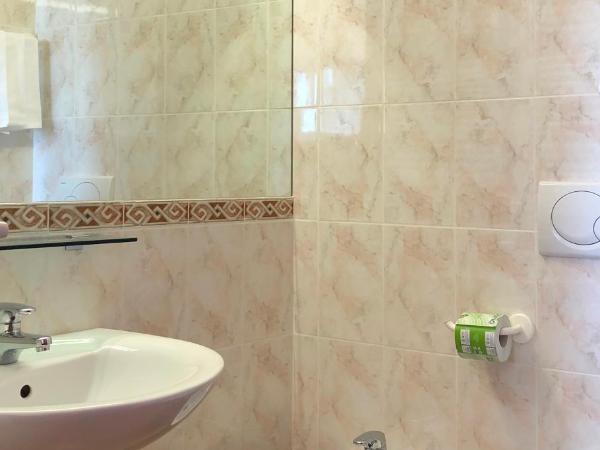 Hotel Signa : photo 5 de la chambre chambre quadruple supérieure