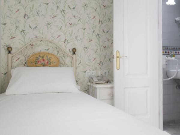 Basic Hotel Puerta de Sevilla : photo 4 de la chambre chambre simple