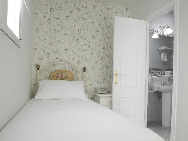 Basic Hotel Puerta de Sevilla : photo 3 de la chambre chambre simple