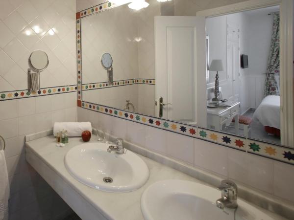 Basic Hotel Puerta de Sevilla : photo 6 de la chambre chambre double supérieure