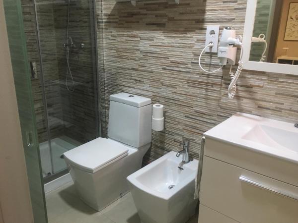Laramond Barcelona Rooms : photo 6 de la chambre chambre simple standard avec salle de bains privative