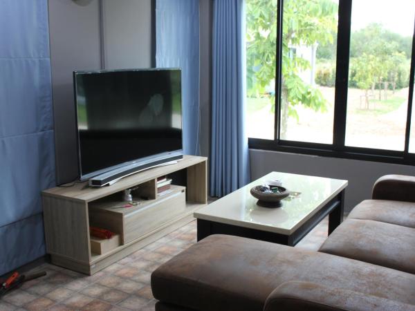 Baan Rabiengkao Hua Hin : photo 3 de la chambre chambre familiale - vue sur montagne