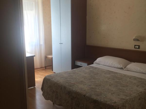 Hotel Alexander Resort : photo 2 de la chambre chambre double ou lits jumeaux