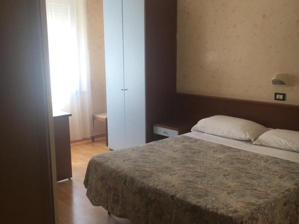 Hotel Alexander Resort : photo 3 de la chambre chambre double ou lits jumeaux