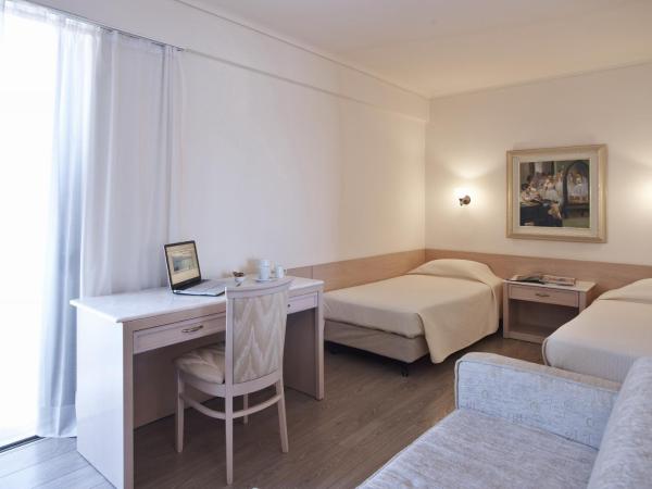 Amarilia Hotel : photo 2 de la chambre chambre double/lits jumeaux classique - vue sur piscine