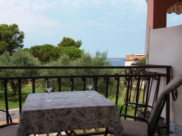 Guest House Zohil : photo 9 de la chambre chambre double avec balcon - vue sur mer